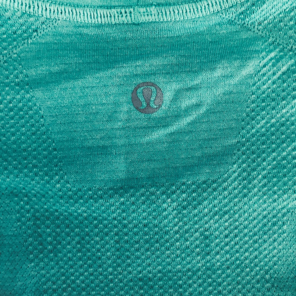 Lululemon Men's Tech Shirt light green, excellent